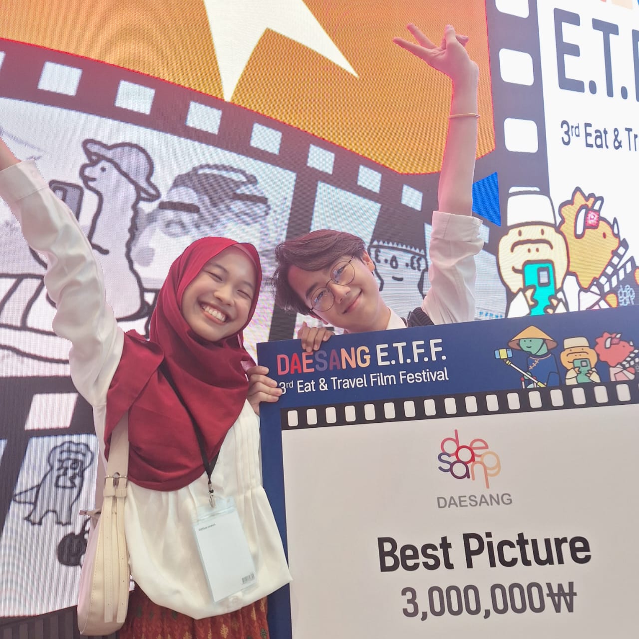 Mahasiswi Universitas Negeri Yogyakarta Jadi Juara Favorit/Apresiasi Best Picture Movie DAESANG ETFF 2023